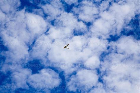 Plane Flying blue sky 5901775 Stock Photo at Vecteezy