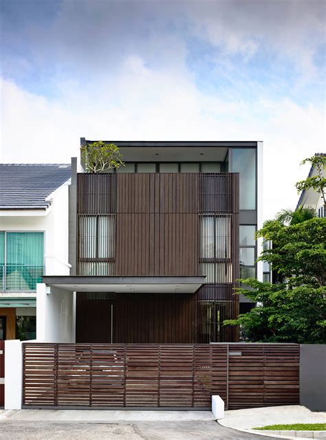 25 Strong Boundary Wall & Side Gate Designs