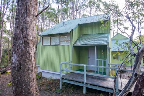 Accommodation - Lake St. Clair Lodge, Tasmania