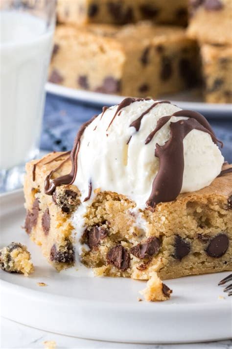 Chocolate Chip Cookie Bars Just So Tasty