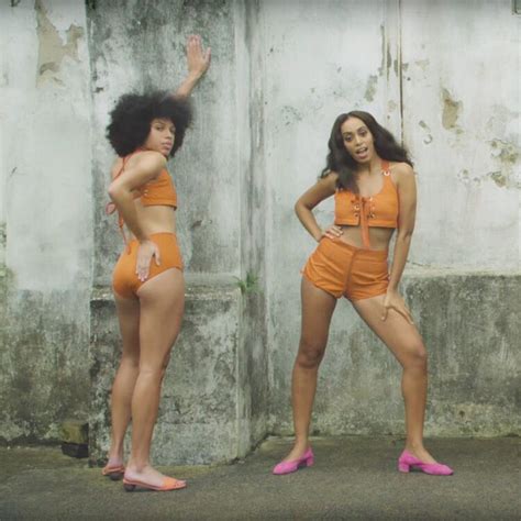 8 Sexy Solange Knowles Bikini Pics