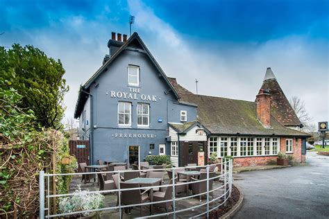 Look Inside And Outside Of The Royal Oak Orpington Vintage Inns