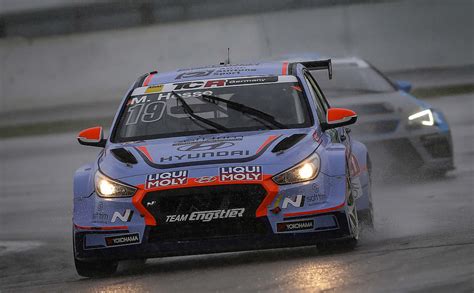 Max Hesse Gewinnt Im Hyundai Auf Dem N Rburgring Wetterkapriolen