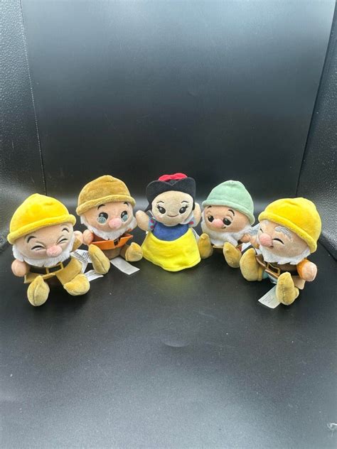 Disney Parks Wishables Snow White And The Seven Dwarfs Set Of 5 Ebay