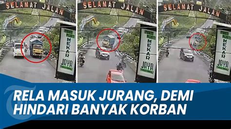 VIRAL Aksi Sopir Truk Rela Banting Stir Masuk Jurang Demi Hindari