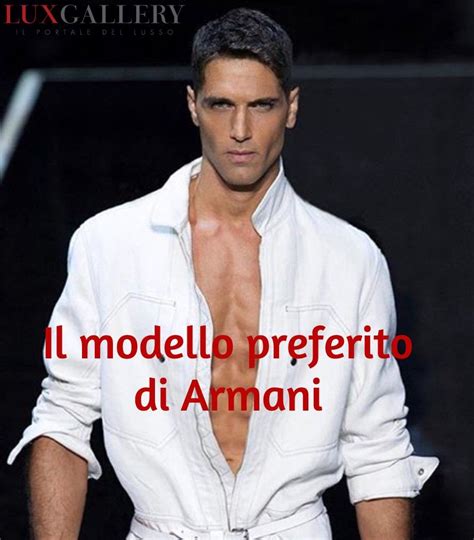 Ecco Il Modello Preferito Di Giorgio Armani Uomini Maturi Uomini