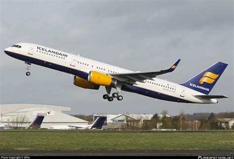 TF-FIY Icelandair Boeing 757-256(WL) Photo by Ollie | ID 438044 | Planespotters.net