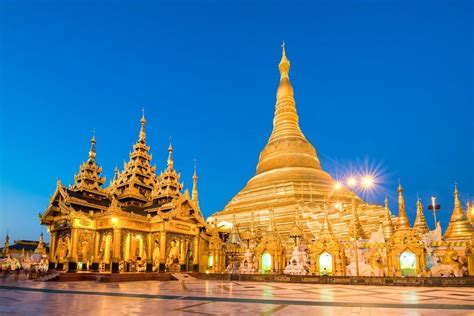 Yangon | Yangon, Shwedagon pagoda, Famous places