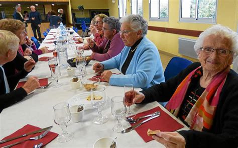 Repas du CCAS Une quarantaine de convives Le Télégramme