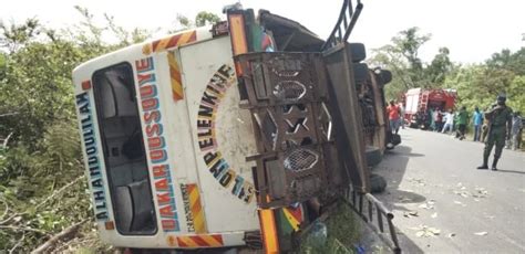 Encore un très grave accident à Louga un bus se renverse et fait 16