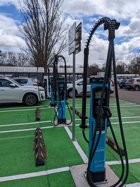 Installateur de Borne de recharge pour véhicule