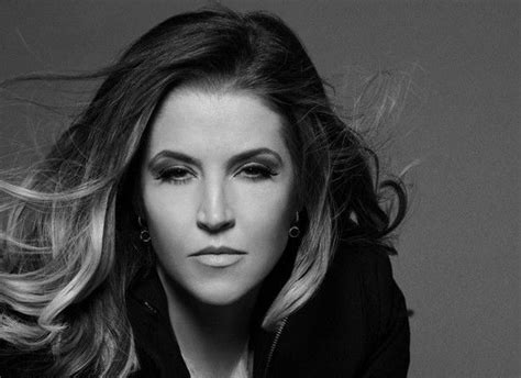 Livro De Memórias De Lisa Marie Presley é Anunciado Um Ano Após Sua