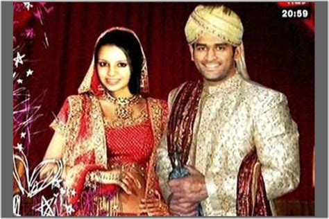 Dhoni Breaks Hearts Marries Sakshi Singh Rawat Indian Celebrity Wedding