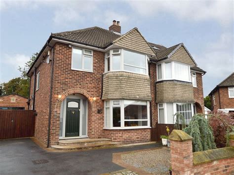 3 Bed Semi Detached House For Sale In The Fairway Stanningley Pudsey