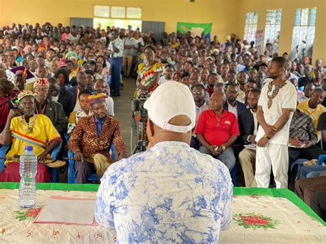 Conflits Teke Yaka Adolphe Muzito S Est Entretenu Avec Les Chefs