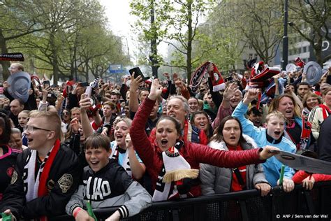 Veiligheidsregio Enkele Feyenoord Fans Onwel Bij Huldiging Nieuws Nl