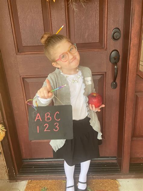 Career Day Teacher Costumes Teacher Halloween Costumes Diy Costumes