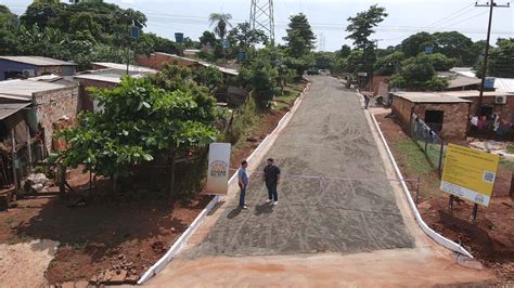 Municipalidad de CDE concreta obras viales en simultáneo en dos barrios