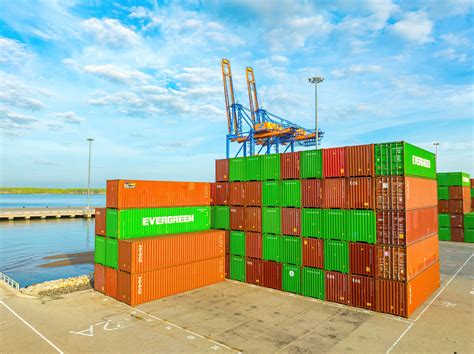 Vietnam in 2025: The New Hub for Global Supply Chain Solutions | ASW