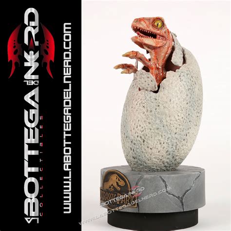 Jurassic Park Statua Egg Raptor 28cm