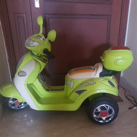 Motorised Scooter, Sports Equipment, PMDs, E-Scooters & E-Bikes, Other ...