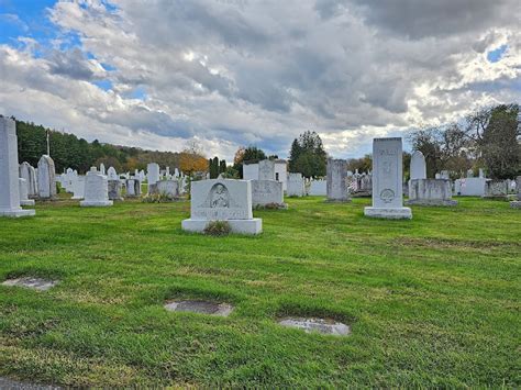 This Hauntingly Beautiful Cemetery In Vermont Is A Work Of Art