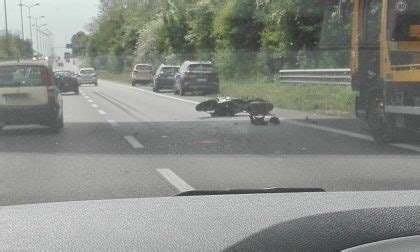 Incidente Sulla Milano Meda Ferito Un 40enne Prima Monza