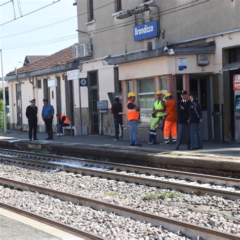 Tragedia Nel Torinese Treno Travolge E Uccide 5 Operai Mattarella