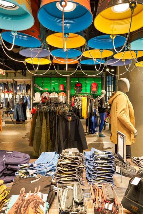 Interior Shot of Cropp Store Editorial Photo - Image of goods, pail ...