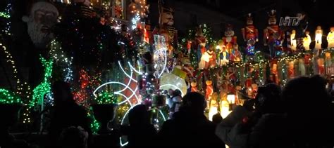 Enchanting Dyker Heights Lights Tourist Magnet And Economic Driver For