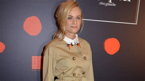 Diane Kruger revisite le trench pour le Bon Marché