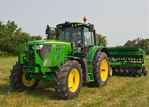 MAGUS SA DE CV Tractor 6140M Serie 6M John Deere MX MAGUS SA