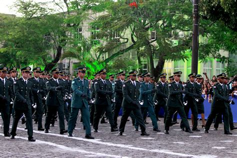 Pol Cia Militar Da Bahia Forma Aspirantes A Oficial Alagoinhas Hoje