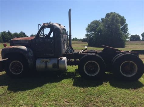 1963 Antique Mack Model B61 Truck Tandem Axle Thermodyne 711 Engine Cab