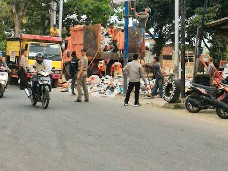 20 Ton Sampah Diangkut Dari Jl Utan Jati Raya AtmaGo