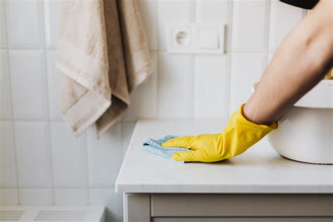 The Right Way To Clean With Bleach In Your Home Deluxemaid