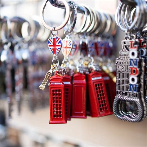 10 Memory Box Ideas: What to Put in a Memory Box to Preserve Your Most