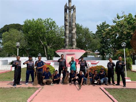 Rangkaian HBP Ke 60 Lapas Purwodadi Bersih Bersih Taman Makam