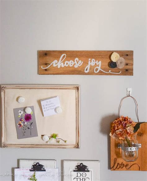 DIY Rustic Pallet Wood Sign: Home Decor Tutorial