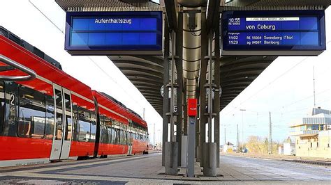 G Hnende Leere Am Gleis Am Bahnhof Lichtenfels Geht Gar Nichts