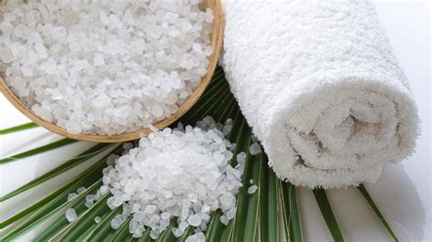 Sea Salt Bathing Is Miraculous Here Are Its 5 Benefits