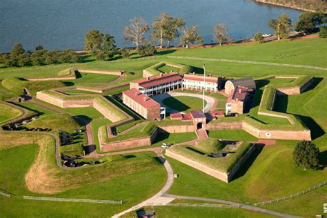 THE WORLD GEOGRAPHY: 15 Star-Shaped Forts From Around the World