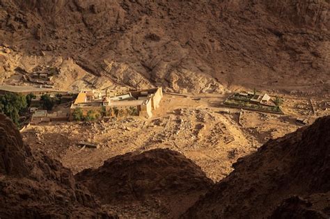 Monasterio De Santa Catalina En El Desierto De La Pen Nsula Del Sina