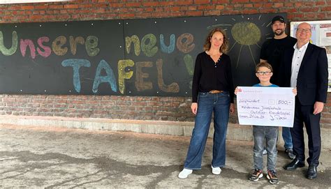 Schulhof Josefschule Kupferdreh Eine neue Kreidetafel für den