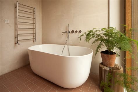 Cathie Curran Completes Hempcrete Walled Mews House In East London