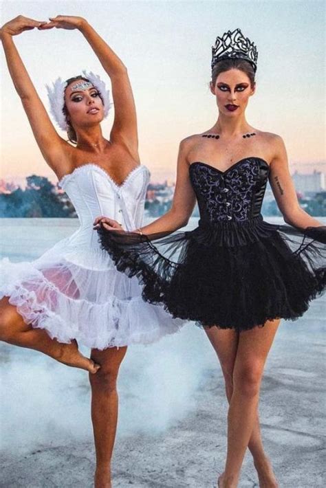 14 Best Friend Duo Halloween Costumes 2020 Inspired Beauty