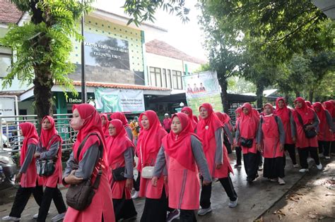 Jalan Sehat Kemenag Kudus ISKNEWS