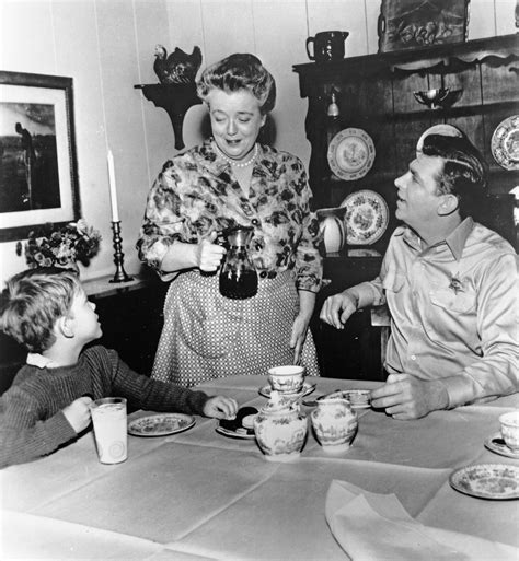 Where To Find Rare Behind The Scenes Pictures Of Aunt Bea And The Rest Of The Mayberry Cast