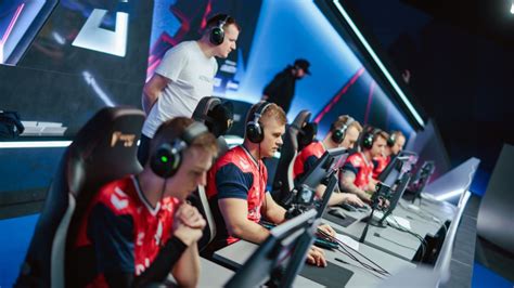 Counter Strike Navi Heroic Y Astralis Se Impusieron En El Play In Y