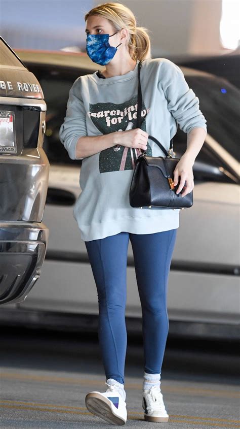 Pregnant Emma Roberts Out Shopping In Los Feliz 12 19 2020 Hawtcelebs